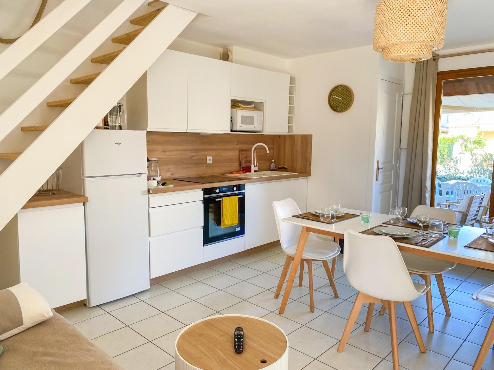 Maison "Douceurs D'Ete " Maison De Vacances Bord De Mer A Vias Plage - 600M De La Plage Et Du Canal Du Midi - Piscine Residentielle, Wifi Fibre, Activites Et Loisirs المظهر الخارجي الصورة