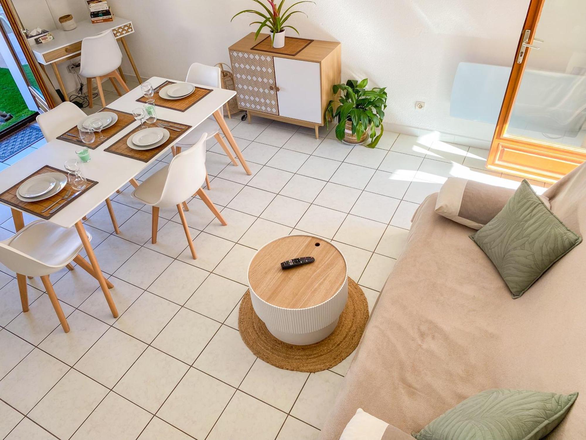 Maison "Douceurs D'Ete " Maison De Vacances Bord De Mer A Vias Plage - 600M De La Plage Et Du Canal Du Midi - Piscine Residentielle, Wifi Fibre, Activites Et Loisirs المظهر الخارجي الصورة