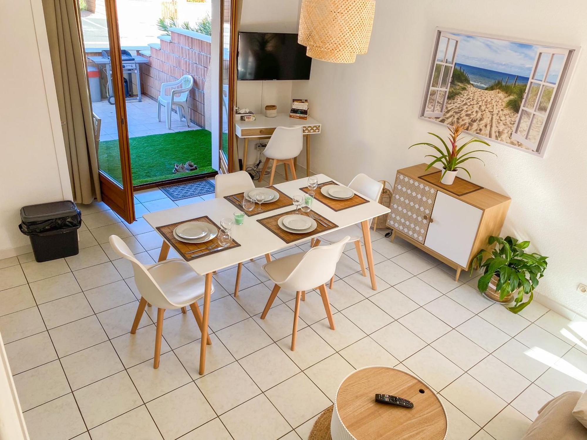 Maison "Douceurs D'Ete " Maison De Vacances Bord De Mer A Vias Plage - 600M De La Plage Et Du Canal Du Midi - Piscine Residentielle, Wifi Fibre, Activites Et Loisirs المظهر الخارجي الصورة